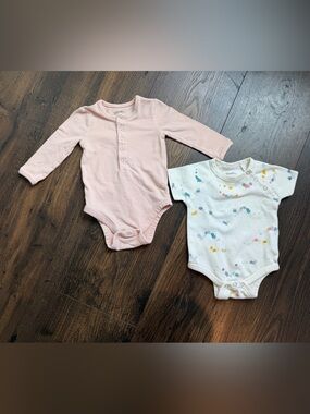 Pehr Bundle of Two Onesies Pink Longsleeve & White Dot Colored Size 0-3 Months